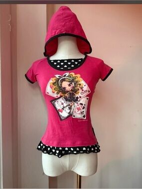 Celta Pink juniors Hooded Short Sleeve Graphic Tee with Heart Trim- S